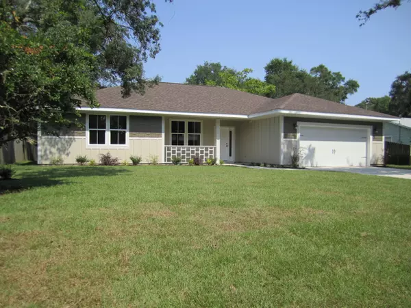 125 NW Hummingbird Avenue, Fort Walton Beach, FL 32548