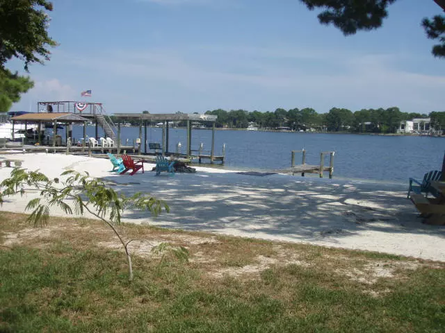 229 NE BEACHVIEW Drive, Fort Walton Beach, FL 32547