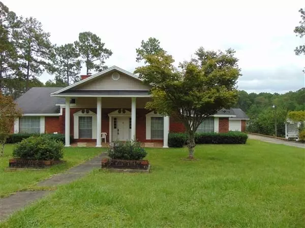 Defuniak Springs, FL 32435,580 Lakeside Dr