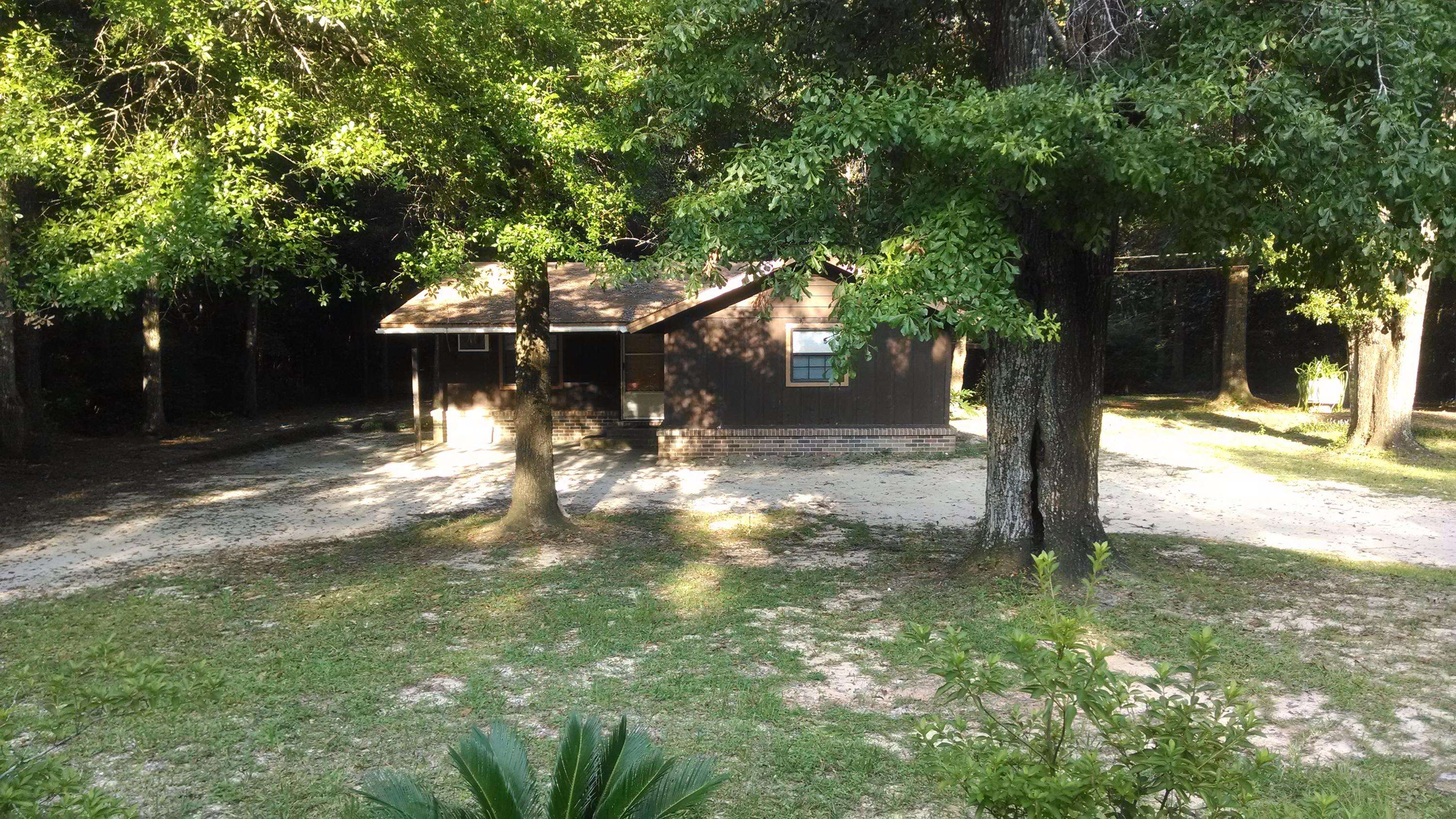 413 HUBBARD Street, Defuniak Springs, FL 32435