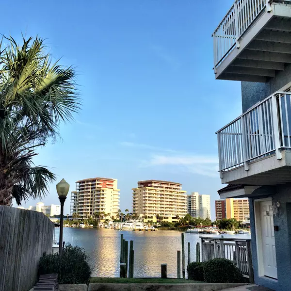 22 Moreno Point Road  #16, Destin, FL 32541