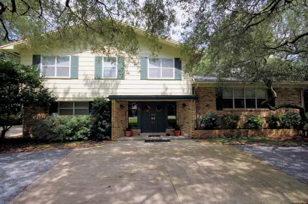 112 POQUITO Road, Shalimar, FL 32579