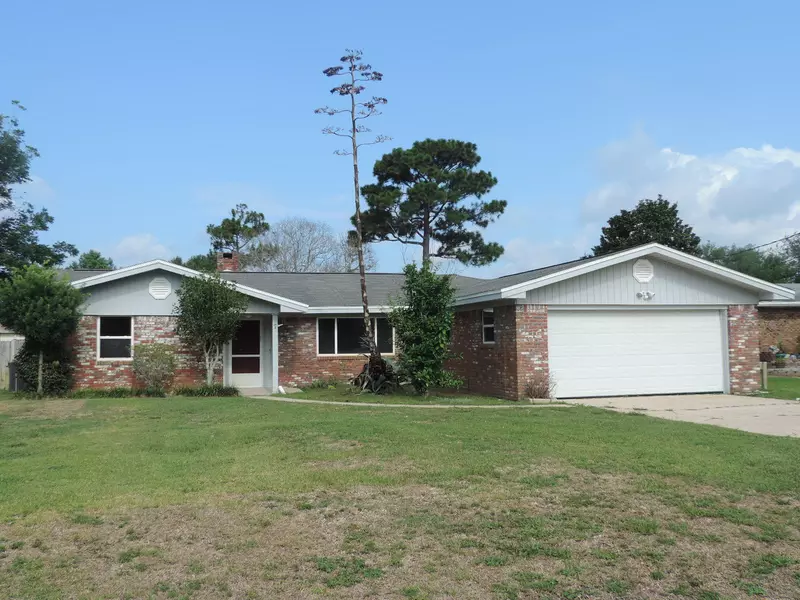 7 W Casa Loma Drive, Mary Esther, FL 32569