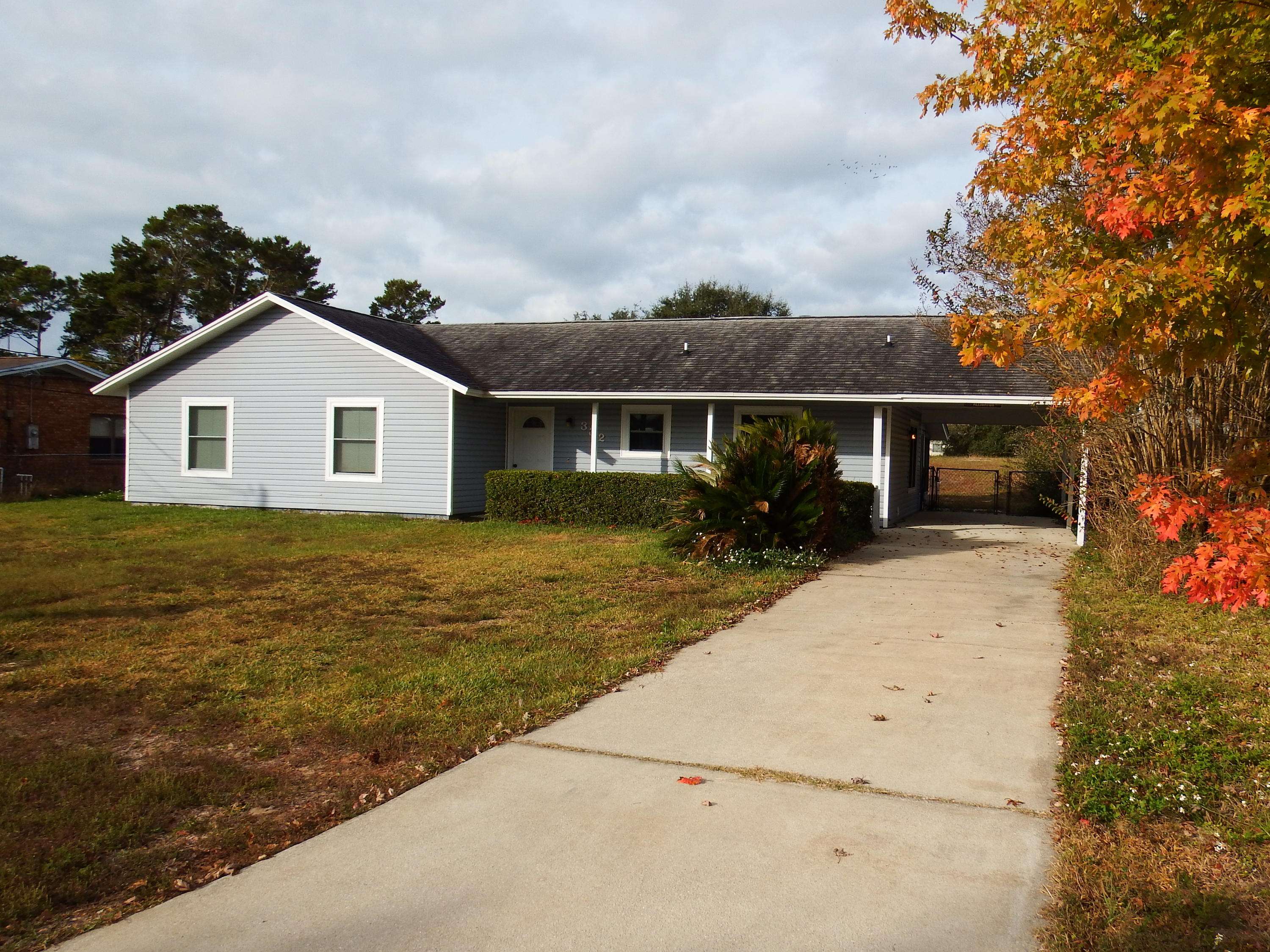 332 Morgan Ln, Mary Esther, FL 32569