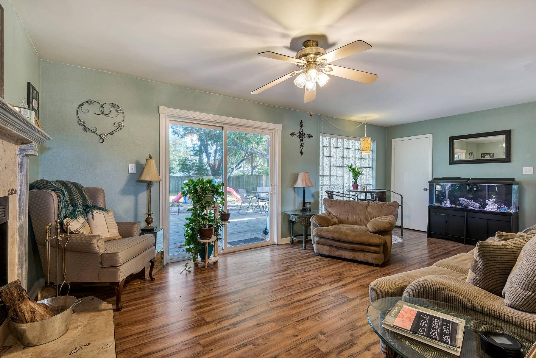43 Memorial Parkway, Fort Walton Beach, FL 32548