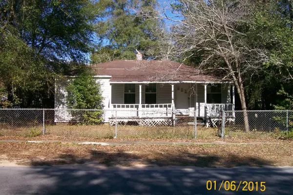 302 E First Avenue, Crestview, FL 32536