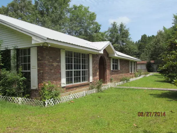 Defuniak Springs, FL 32433,204 CHARITY Lane