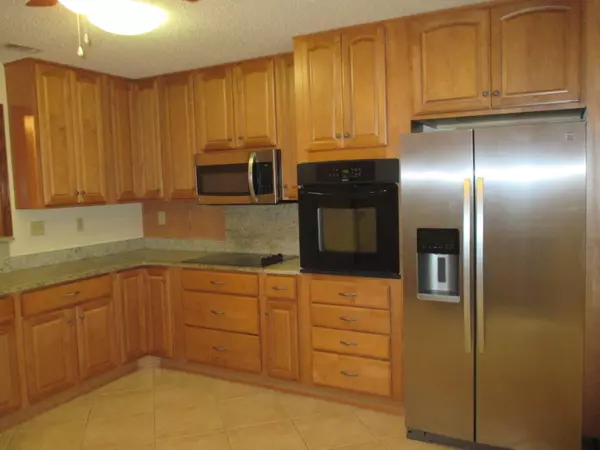 Crestview, FL 32539,509 WHITE OAK Lane