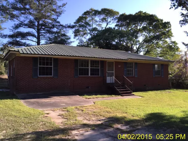 514 Pinewood Dr, Defuniak Springs, FL 32433