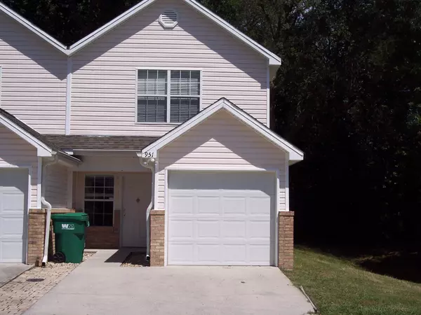 951 Scenic Oak Ln, Fort Walton Beach, FL 32547