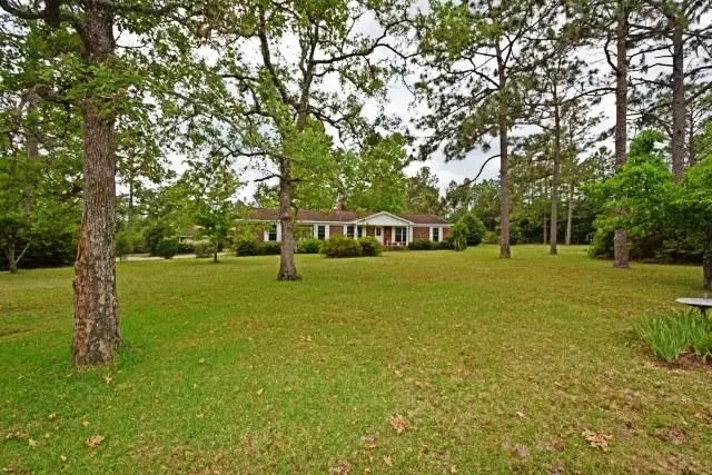 4556 Yellow Bluff Road, Crestview, FL 32539