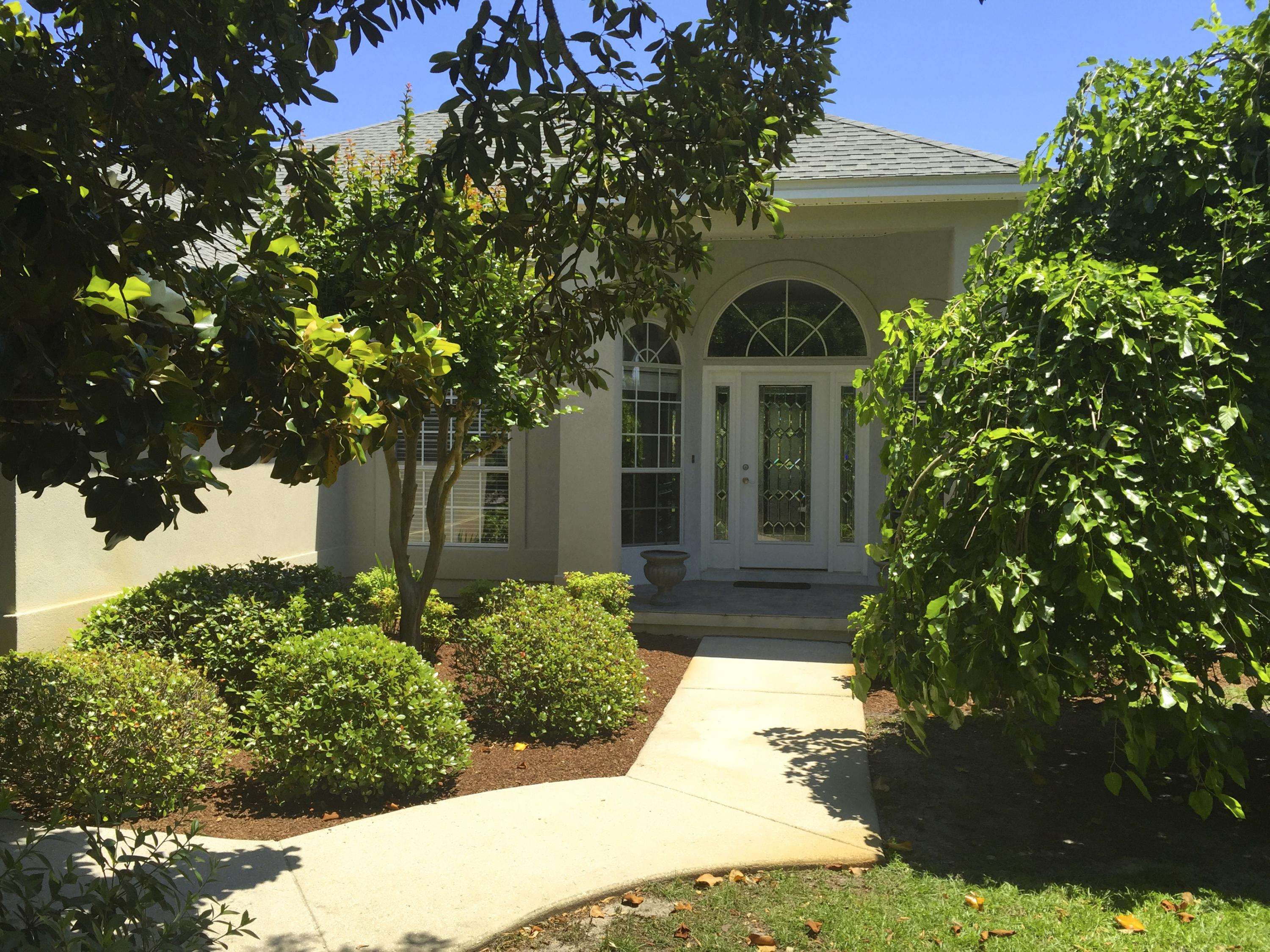 1908 Rue La Fontaine, Navarre, FL 32566