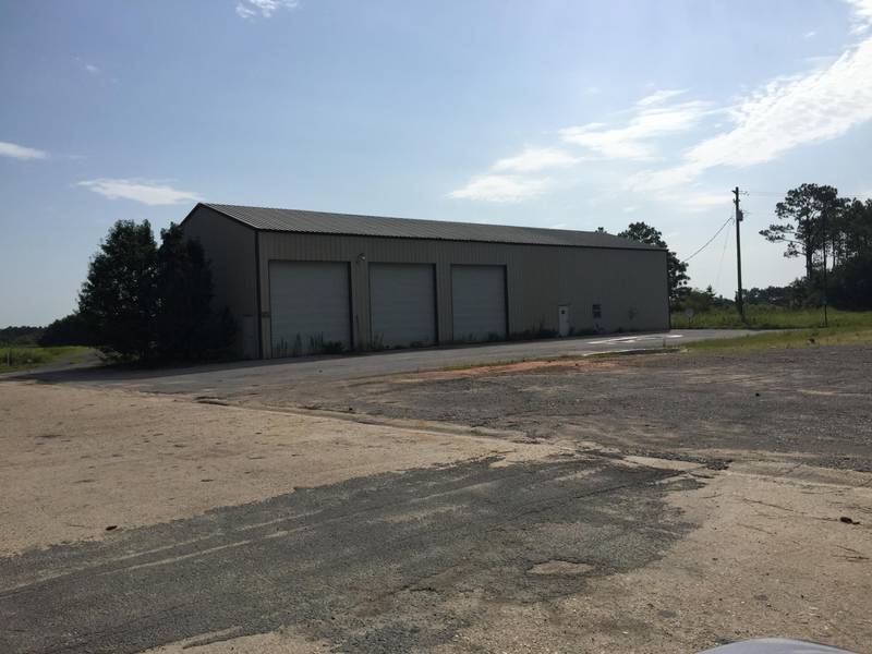 1305 W HIGHWAY 90, Holt, FL 32564