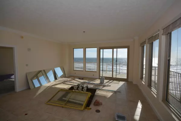 Panama City Beach, FL 32408,8715 Surf Drive  #907A