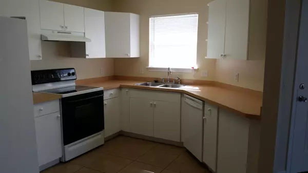 Navarre, FL 32566,7686 Chablis Circle