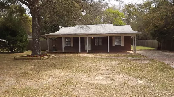 5933 Meadow Lane, Crestview, FL 32539