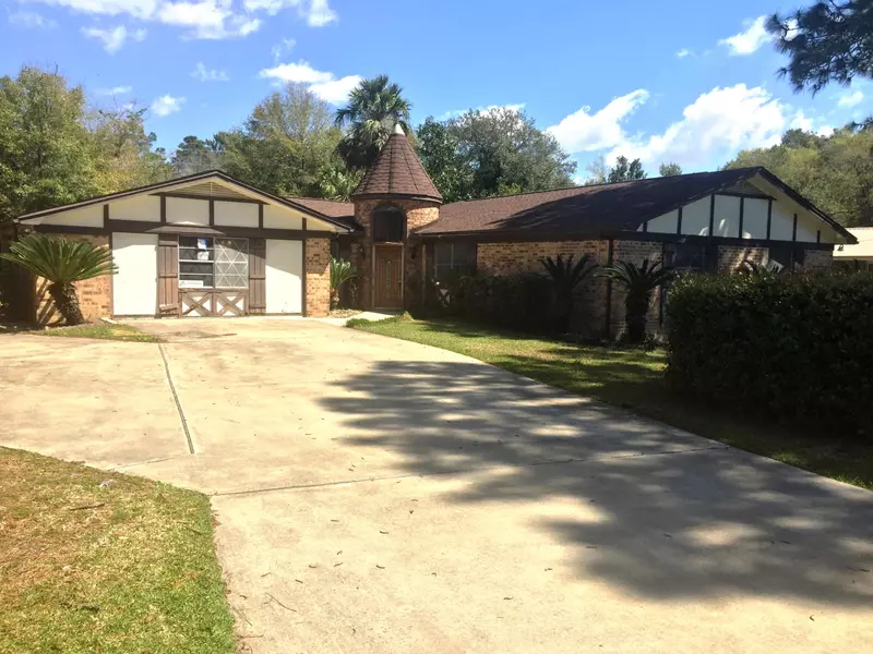 109 Country Club Rd, Shalimar, FL 32579