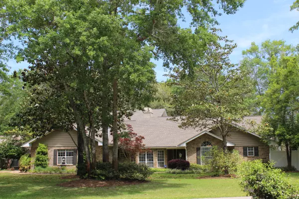 623 Birkdale Circle, Niceville, FL 32578