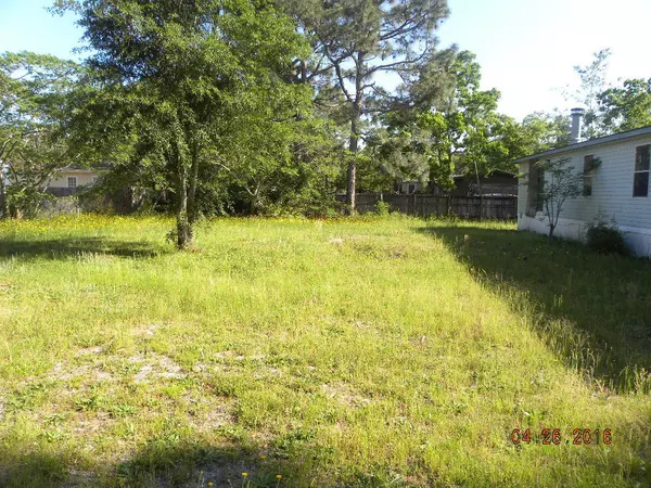 Navarre, FL 32566,2214 Tom Street