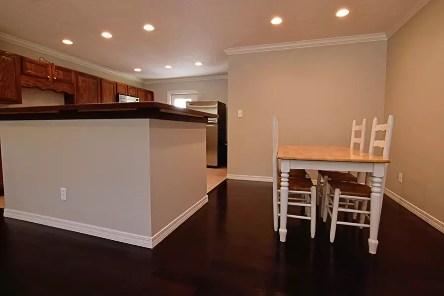 320 Chicago Ave, Valparaiso, FL 32580