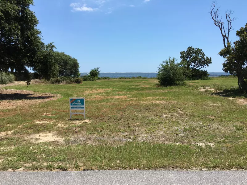 1608 Smugglers Cove Circle, Gulf Breeze, FL 32563