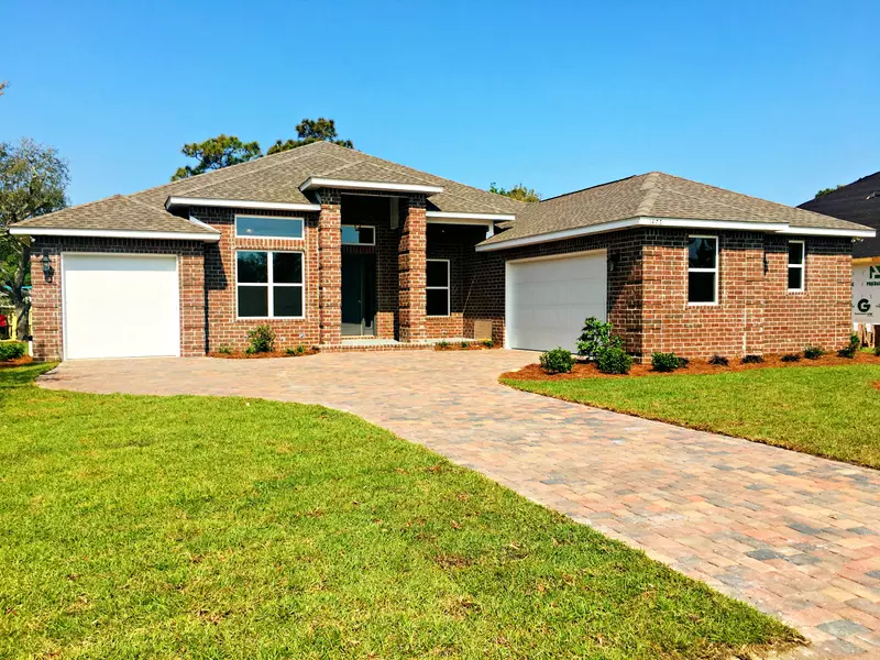 1411 W Shores Boulevard, Gulf Breeze, FL 32563