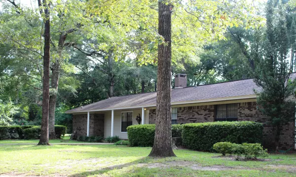 6006 W Dogwood Drive, Crestview, FL 32536