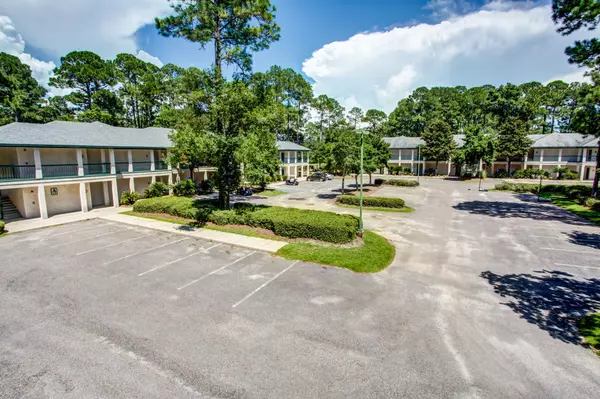 1940 BLUEWATER Boulevard, Niceville, FL 32578