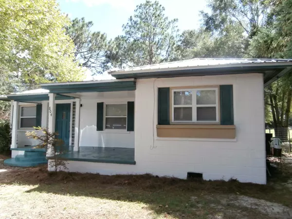 804 Bay Avenue, Defuniak Springs, FL 32435