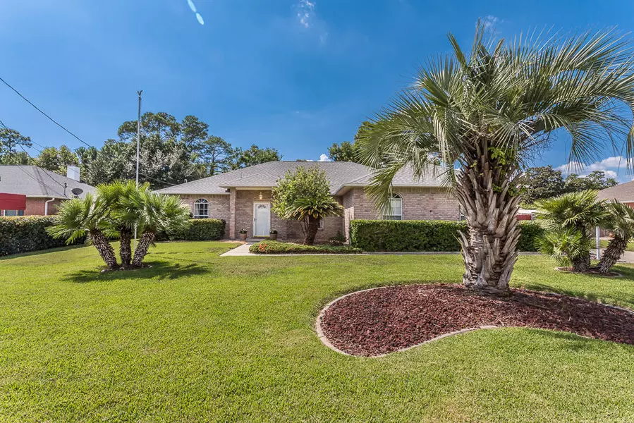 999 Coronado Court, Gulf Breeze, FL 32563