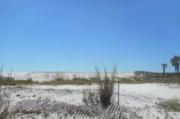 7411 GULF Boulevard, Navarre, FL 32566