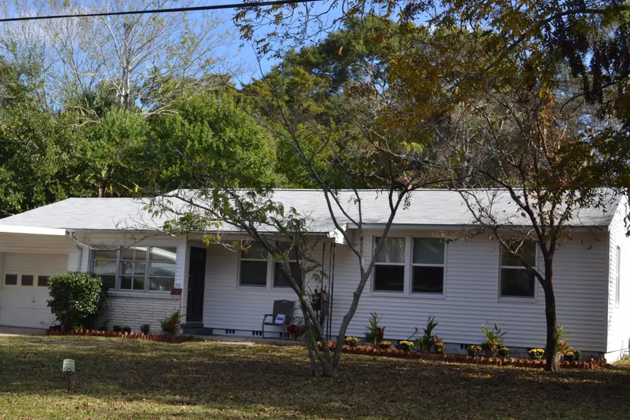 225 NE GREENBRIER Drive, Fort Walton Beach, FL 32547