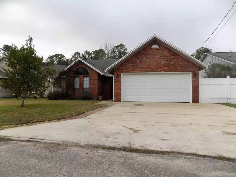 118 Crystal Lake Lane, Valparaiso, FL 32580