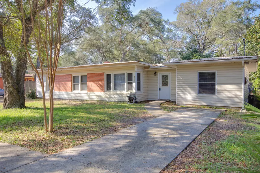 365 NE Okaloosa Road, Fort Walton Beach, FL 32548