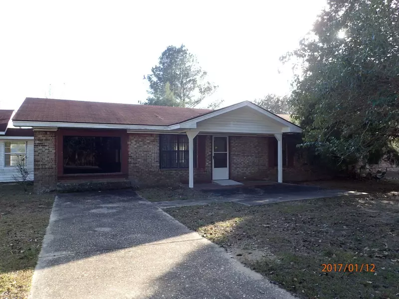 1689 Flowers Drive, Laurel Hill, FL 32567