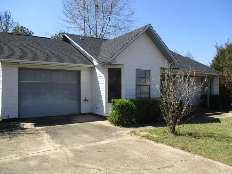 231 Walker Circle, Crestview, FL 32539