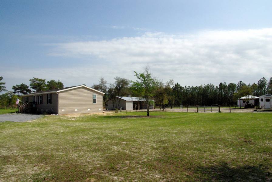 332 Don Graff Road, Freeport, FL 32439