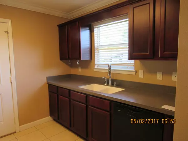 Mary Esther, FL 32569,111 Green Drive