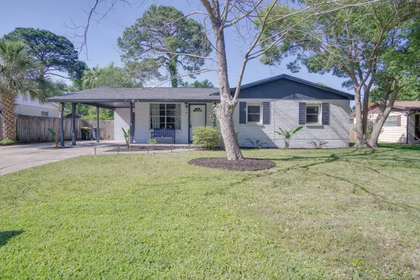 225 NE Hughes Street, Fort Walton Beach, FL 32548