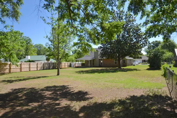 Crestview, FL 32536,106 Pointer Lane