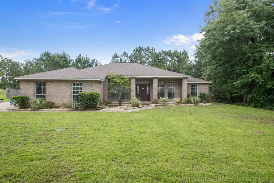 6539 Welannee Boulevard, Laurel Hill, FL 32567