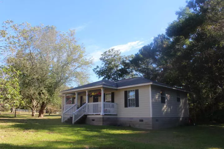 3894 Sunnyside Avenue, Laurel Hill, FL 32567