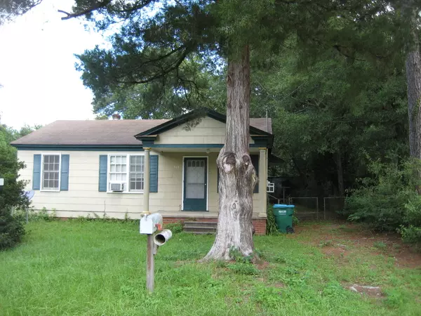 207 E 2nd Avenue, Crestview, FL 32536