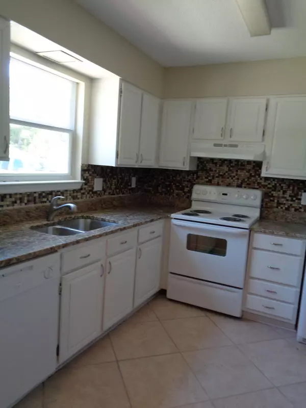 Fort Walton Beach, FL 32547,222 cloverdale Boulevard  #B