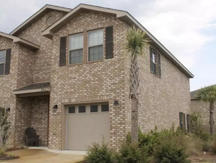 2062 Wilsons Plover Circle, Navarre, FL 32566