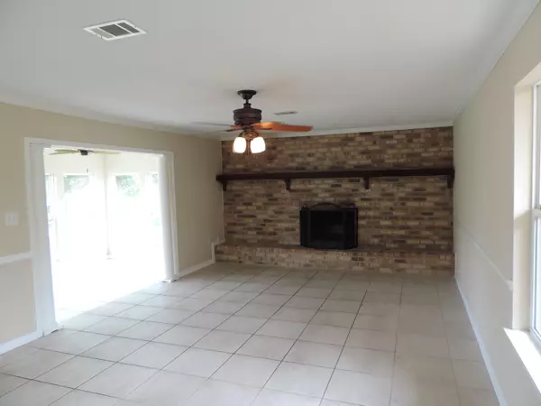 Gulf Breeze, FL 32563,1142 Seabreeze Lane