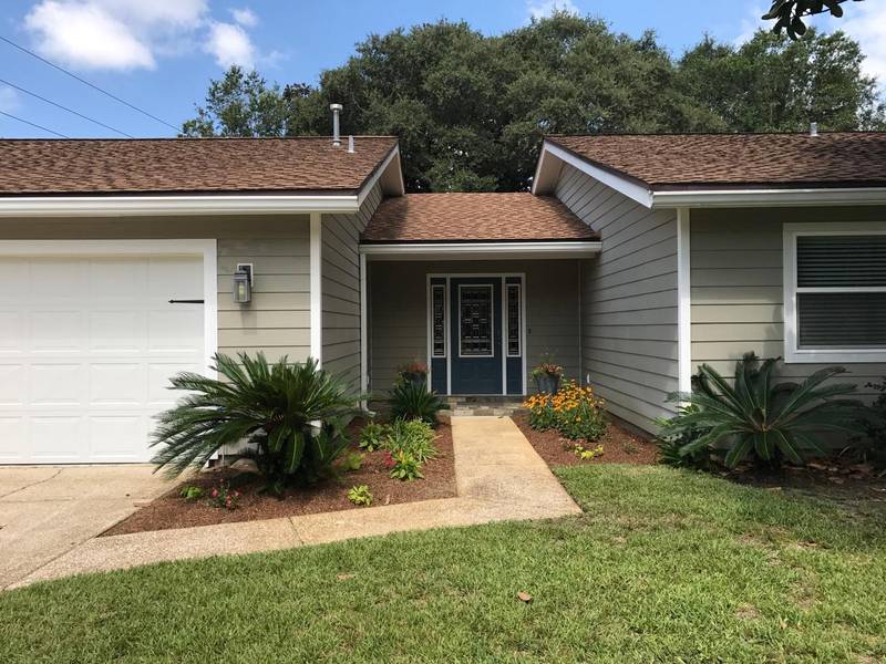 1 Hampton Court, Mary Esther, FL 32569