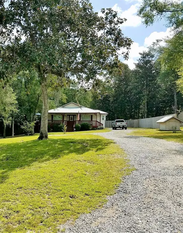 Defuniak Springs, FL 32433,377 Lake Holley Circle