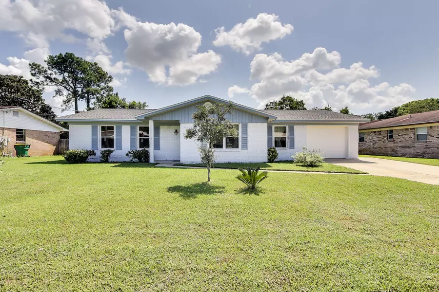 153 Brewer Circle, Mary Esther, FL 32569