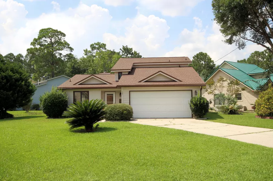 107 Crystal Lake Lane, Valparaiso, FL 32580